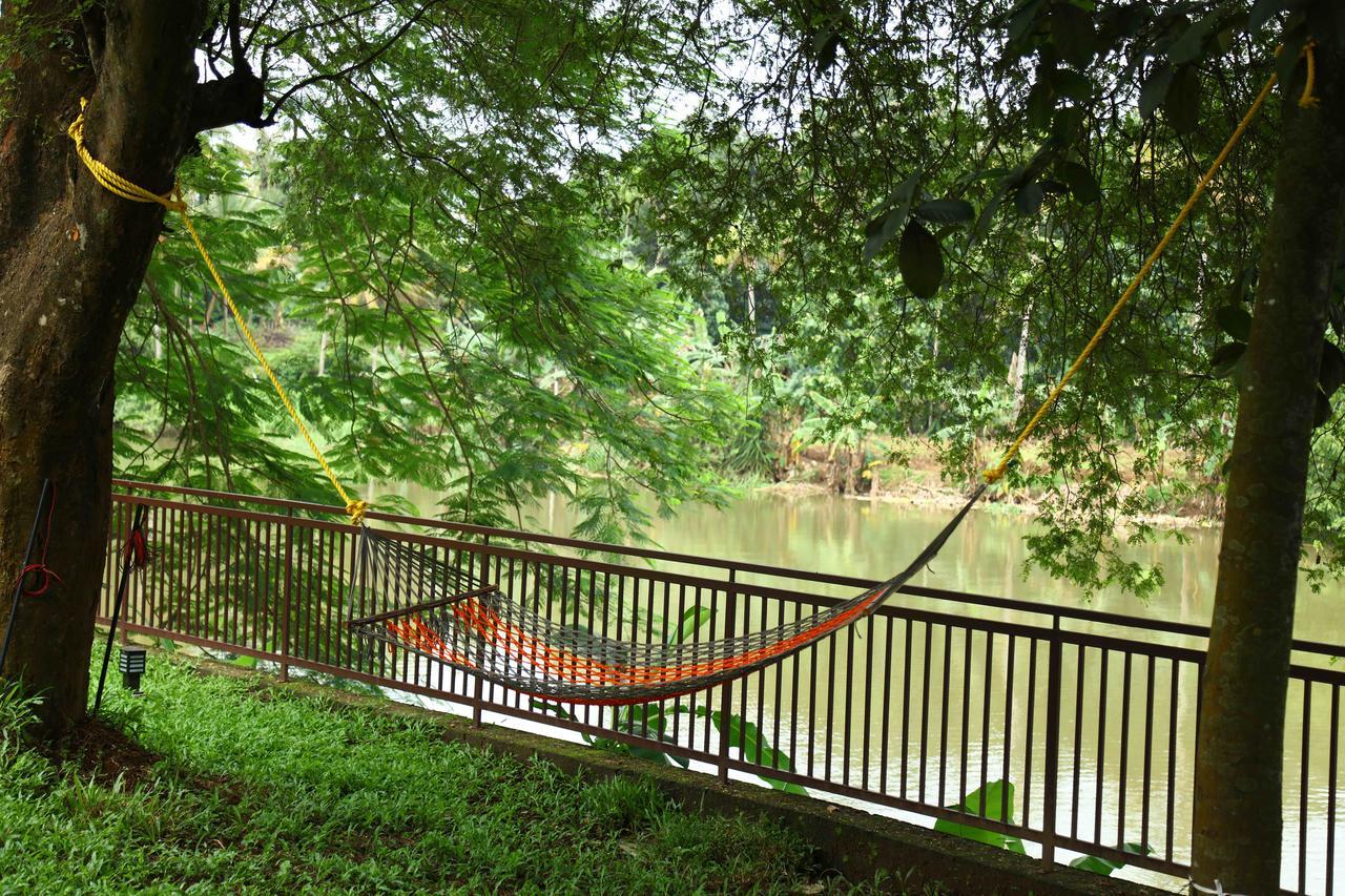 Nadhiyoram River Retreat Kochi Ngoại thất bức ảnh
